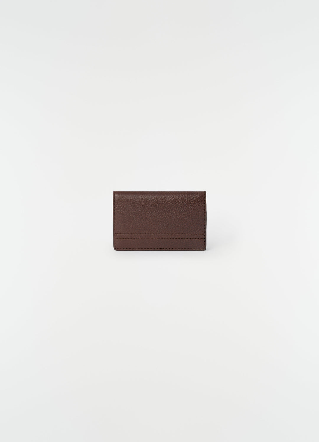 Mini-pochette Gear en cuir, coloris marron, vue produit sur fond blanc, vue de face, poches visibles, texture visible