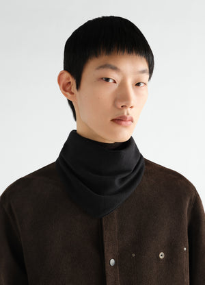 Triangular scarf in fine merino wool