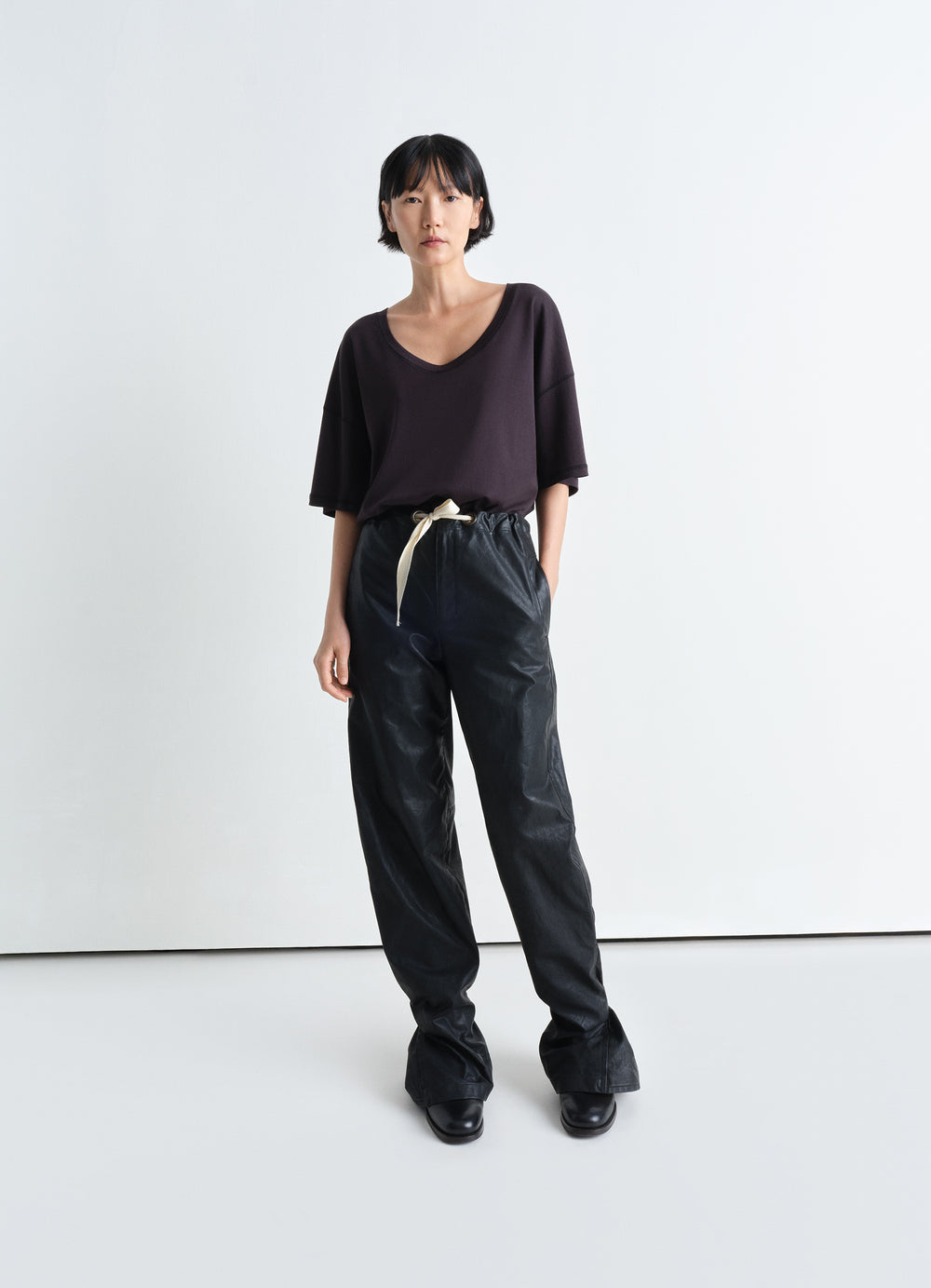 Lemaire Rib T-Shirt in Mid-weight Cotton Jersey, model shot, side view v-neck with elbow sleeves