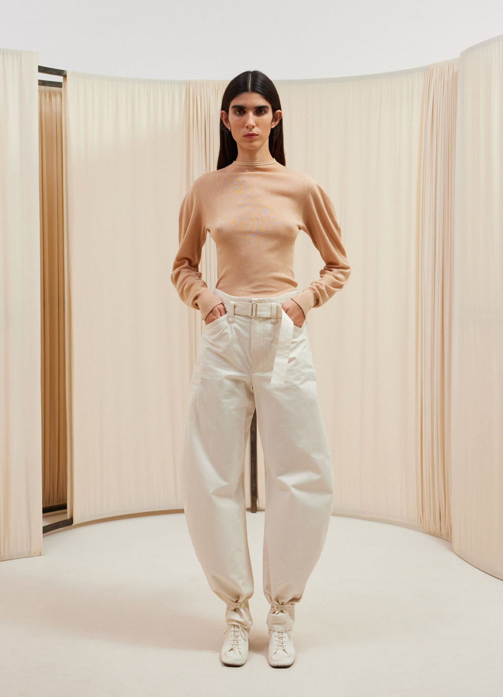 NAHTLOSER MOCK-NECK-PULLOVER