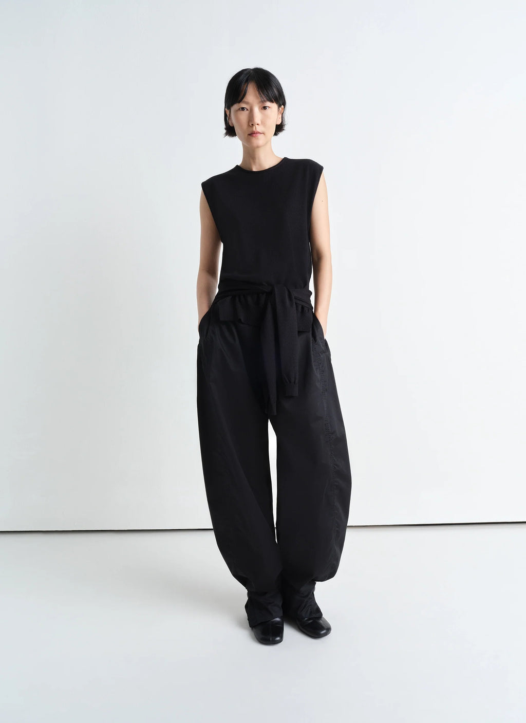 TROMPE-L’ŒIL ÄRMELLOSER PULLOVER