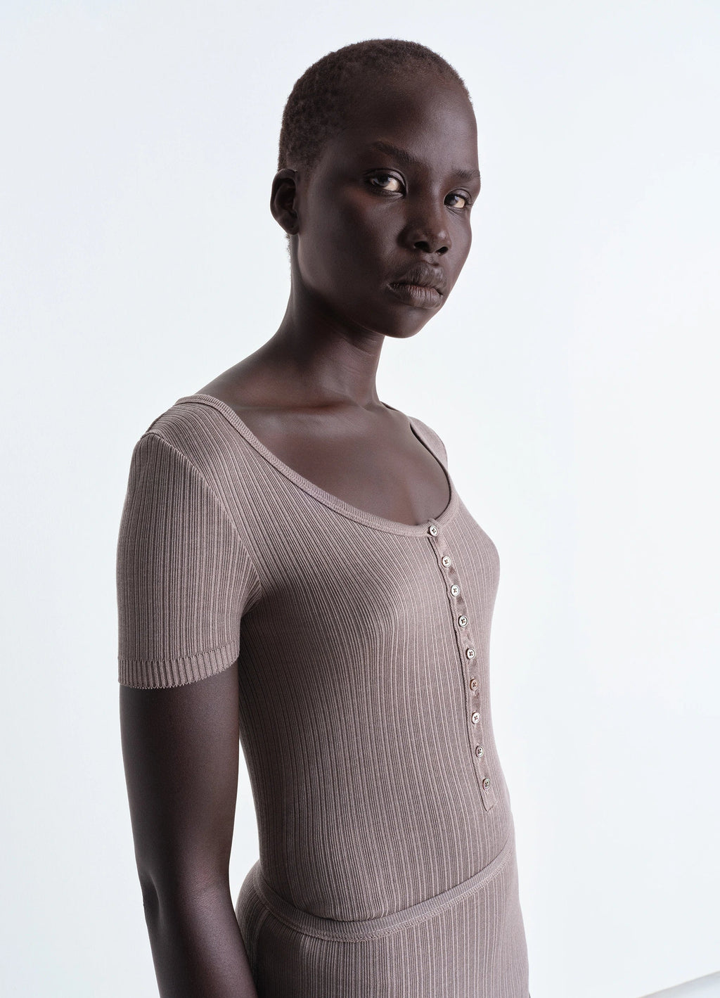 버튼 리브 바디