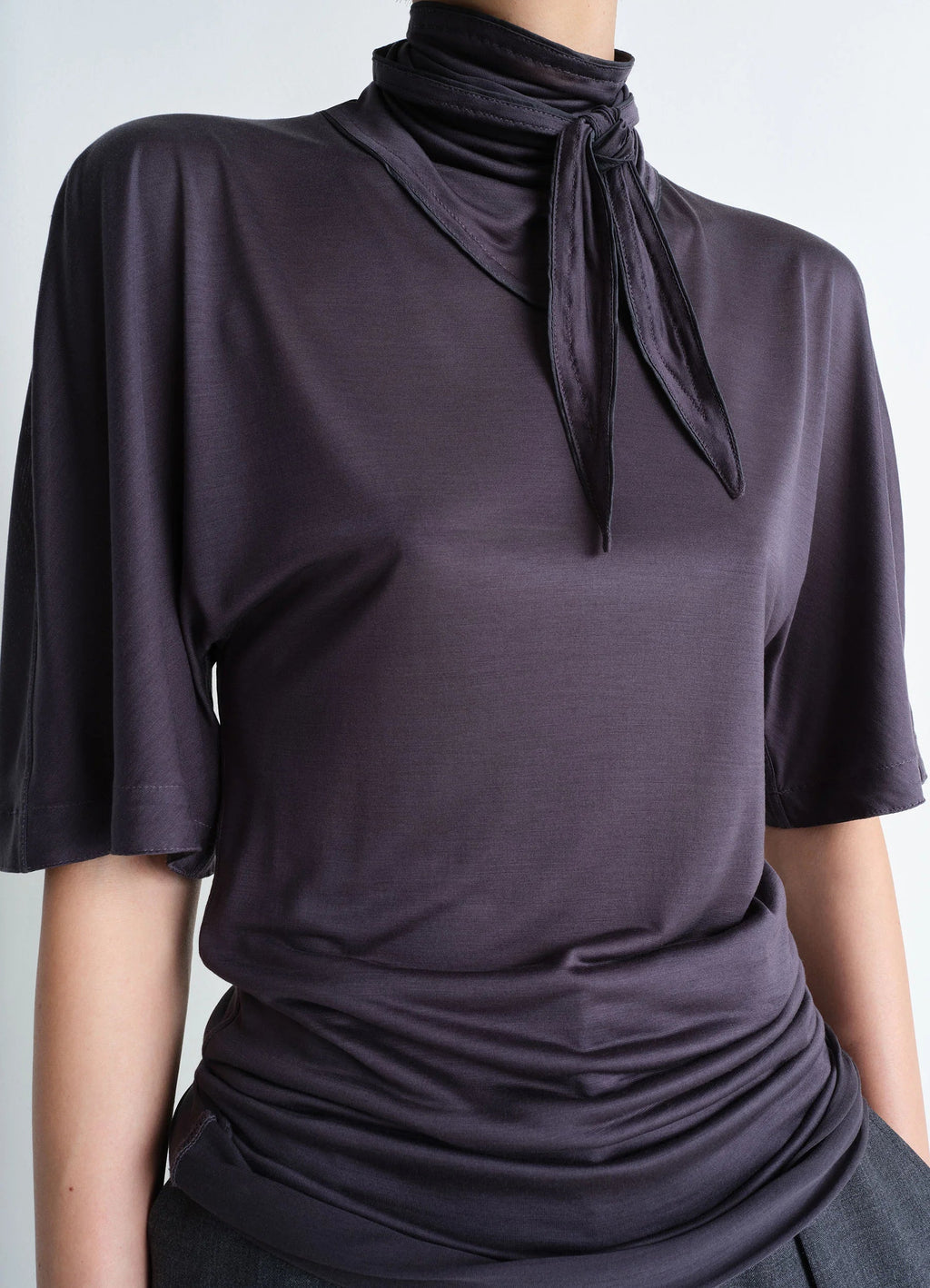 ショートスリーブ フーラード トップ