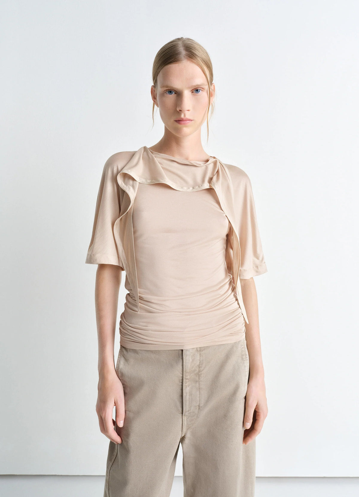 Short Sleeve Foulard Top in Silk Jersey, model shot, Front view Gently fitted with foulard