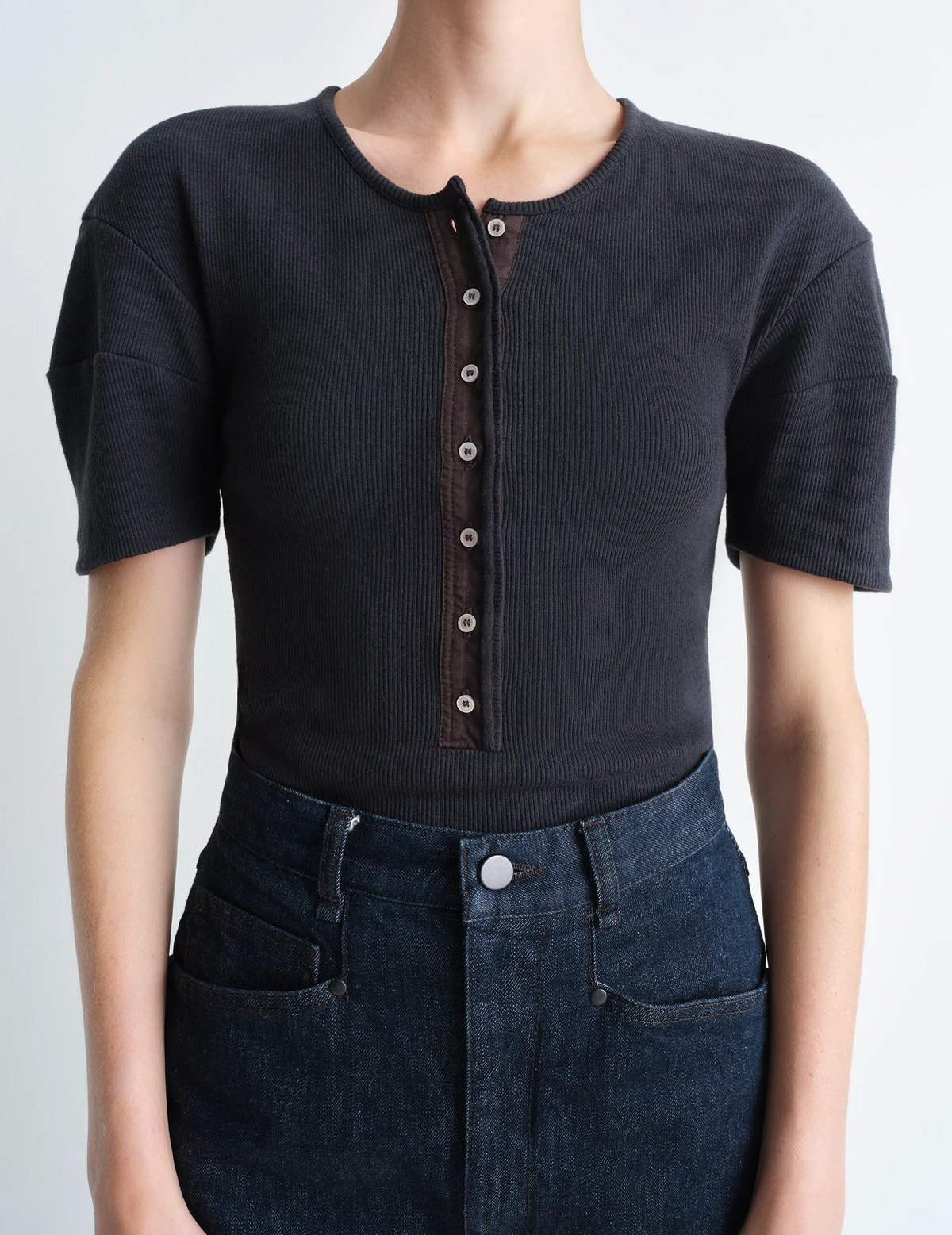 Fitted henley in cotton linen rib jersey, model shot, front view body-contouring fit