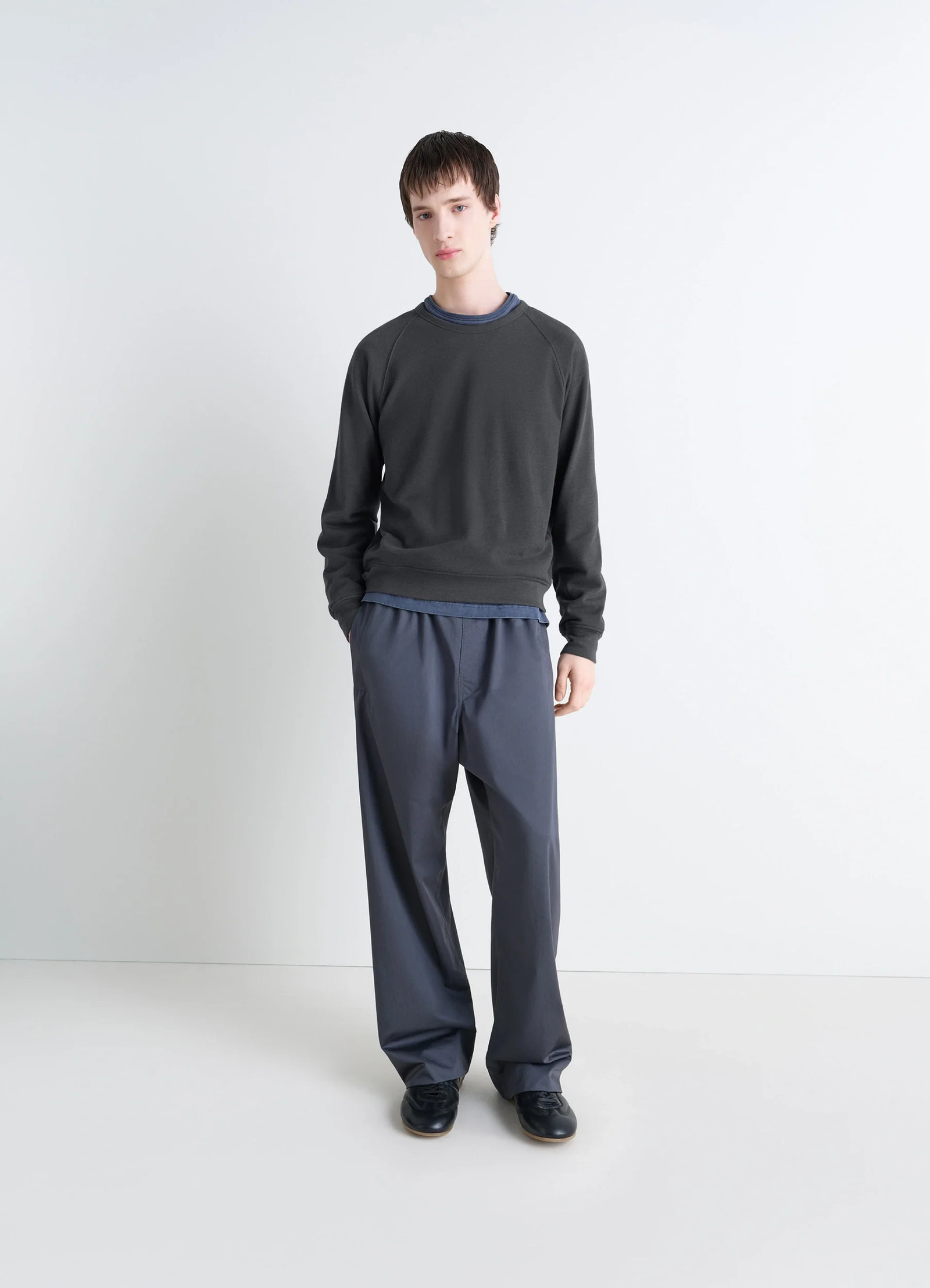 Crew neck sweatshirt in cotton and wool blend, model shot, three-quarter view brushed texture