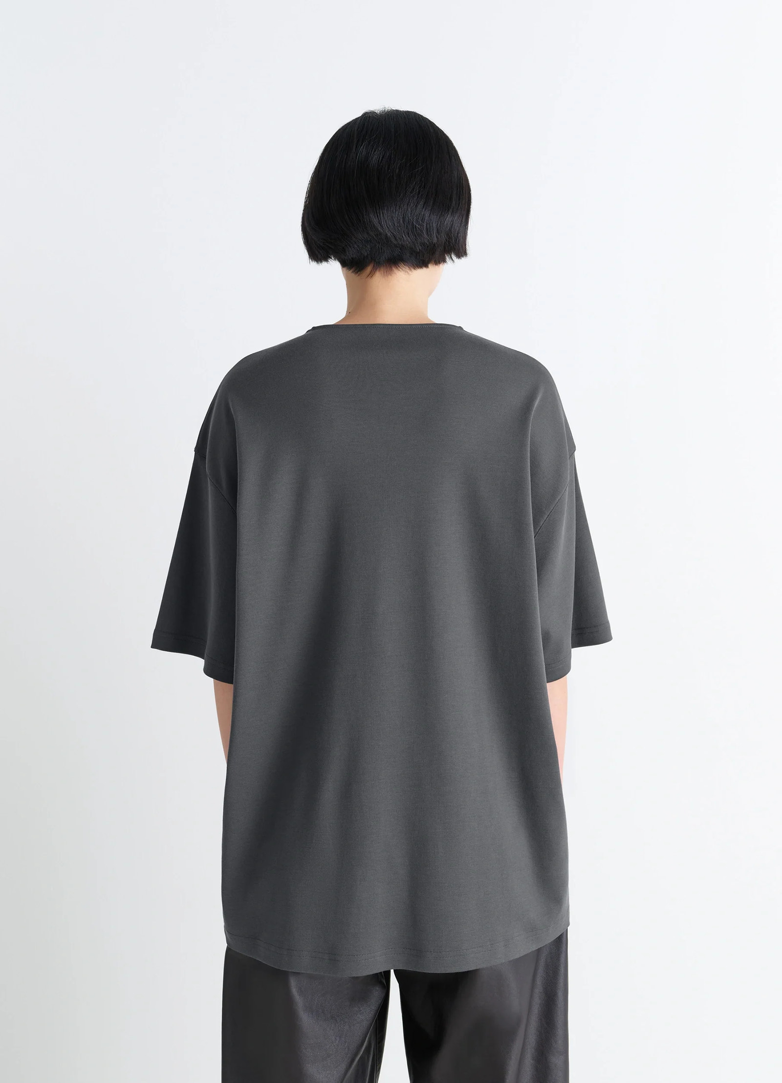 Lemaire casual short-sleeved t-shir in cotton and silk-blend interlock jer, model shot, back view oversized back drape