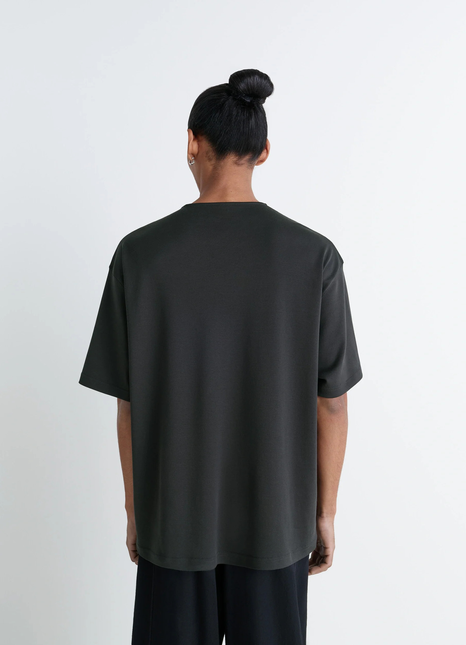 Lemaire casual short-sleeved t-shir in black cotton and silk-blend jersey, model shot, back view relaxed fit with short sleev