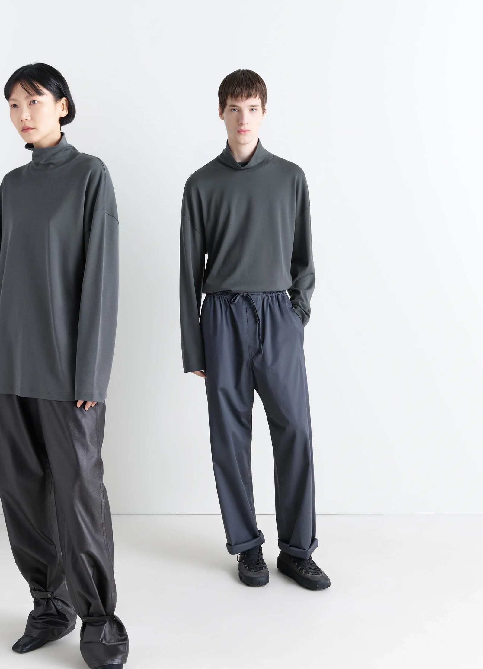 Lemaire relaxed mock neck t-shirt in dark gray cotton silk-blend, model shot, front view loose fit