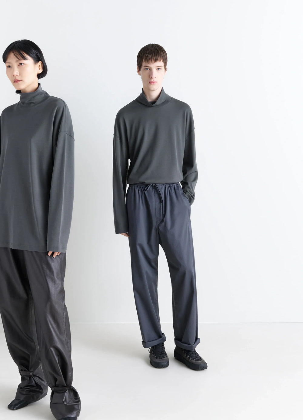 Lemaire Relaxed Mock Neck T-shirt in Dark Gray Cotton Silk-blend, model shot, front view loose fit