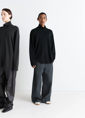 T-SHIRT DÉCONTRACTÉ À COL MONTANT