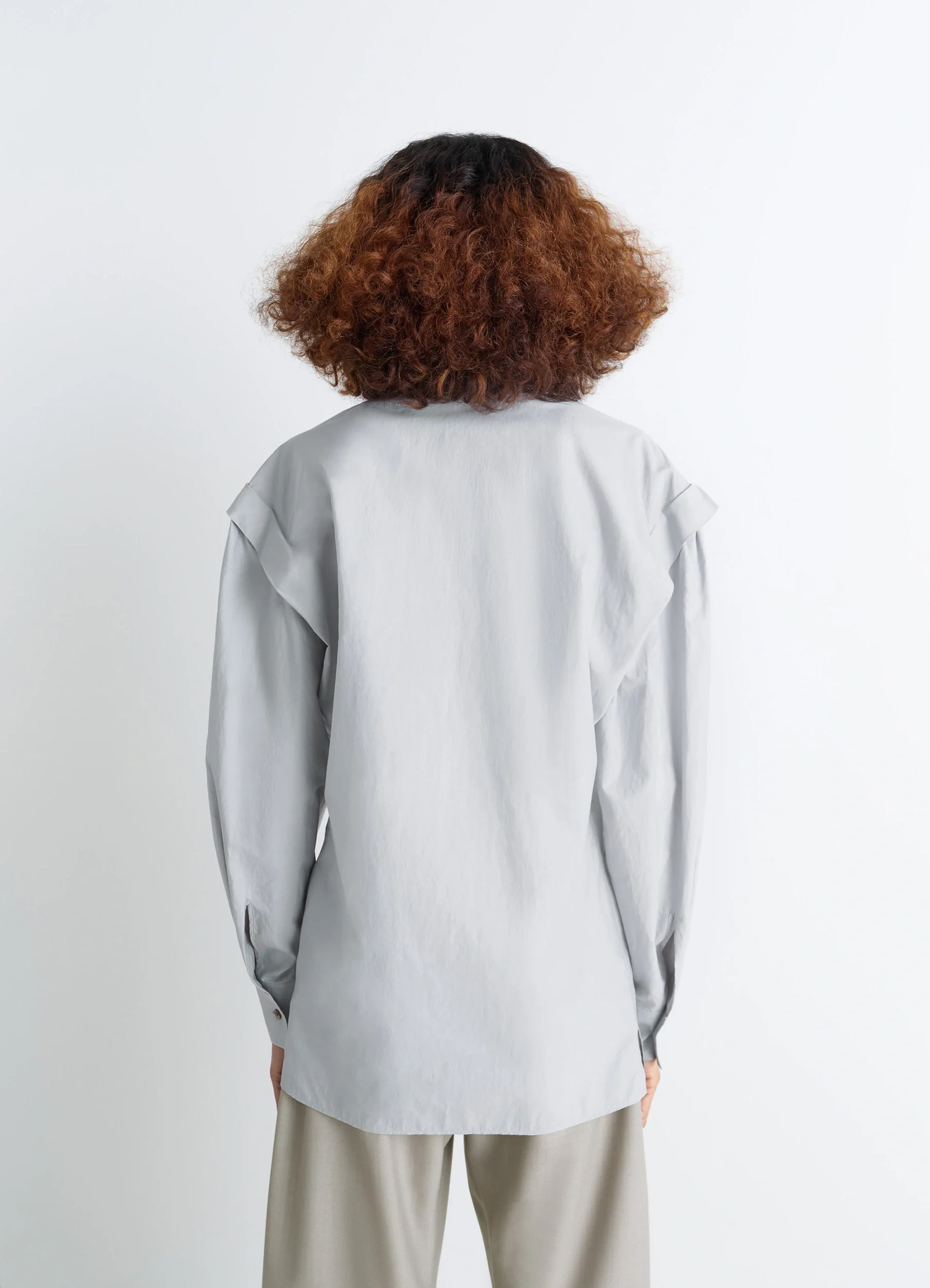 Ascot blouse in light patina washed cotton-silk, model shot, back view gathered yoke with pleats