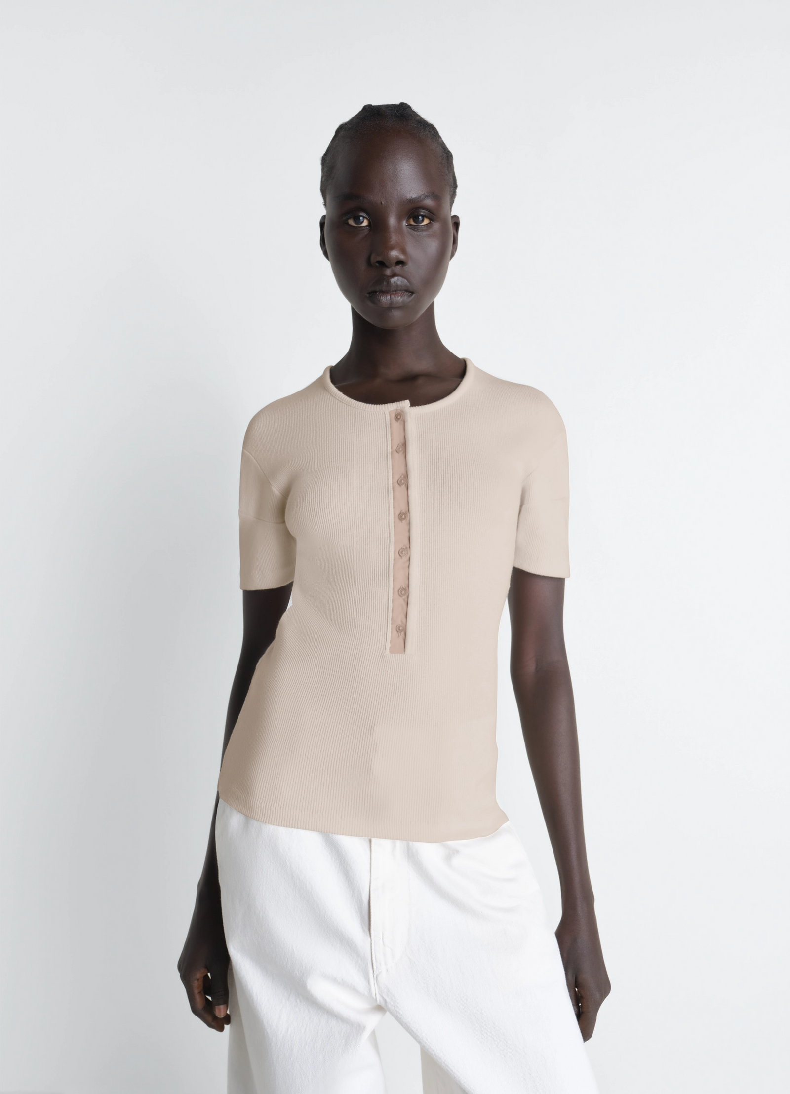 Fitted henley in jersey in cotton linen rib jersey, model shot, three-quarter view short sleeve, button placket