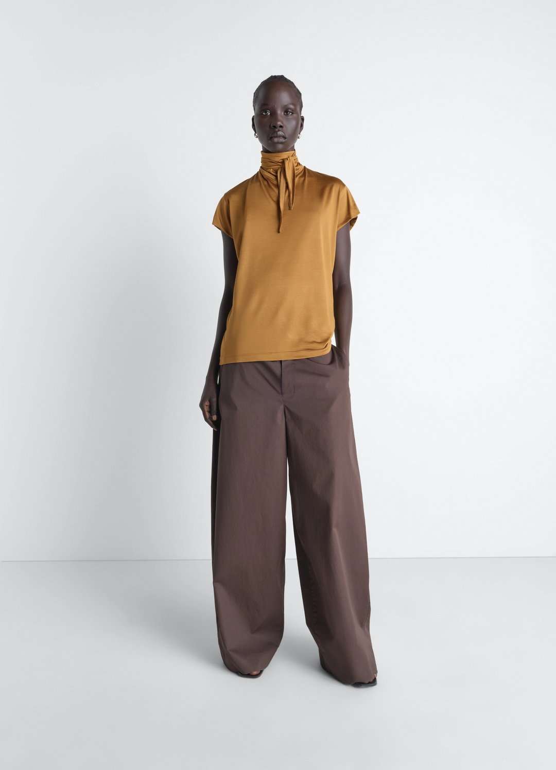 SHORT SLEEVE FOULARD TOP IN VISCOSE COTTON JERSEY - Cinnamon Brown SHORT SLEEVE FOULARD TOP IN VISCOSE COTTON JERSEY - Cinnamon Brown