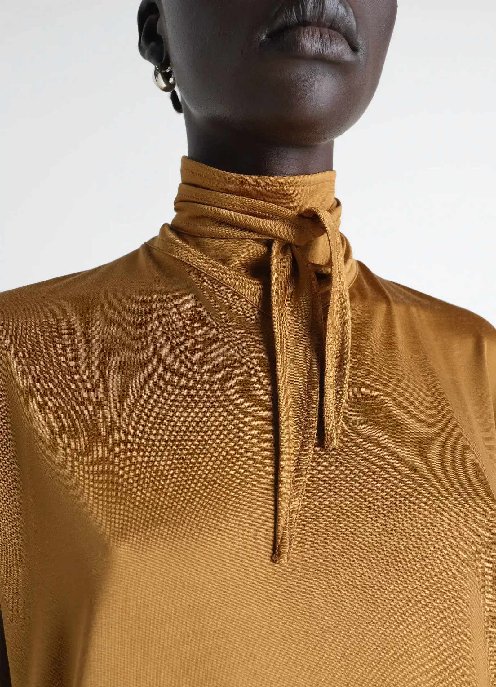 SHORT SLEEVE FOULARD TOP IN VISCOSE COTTON JERSEY - Cinnamon Brown SHORT SLEEVE FOULARD TOP IN VISCOSE COTTON JERSEY - Cinnamon Brown