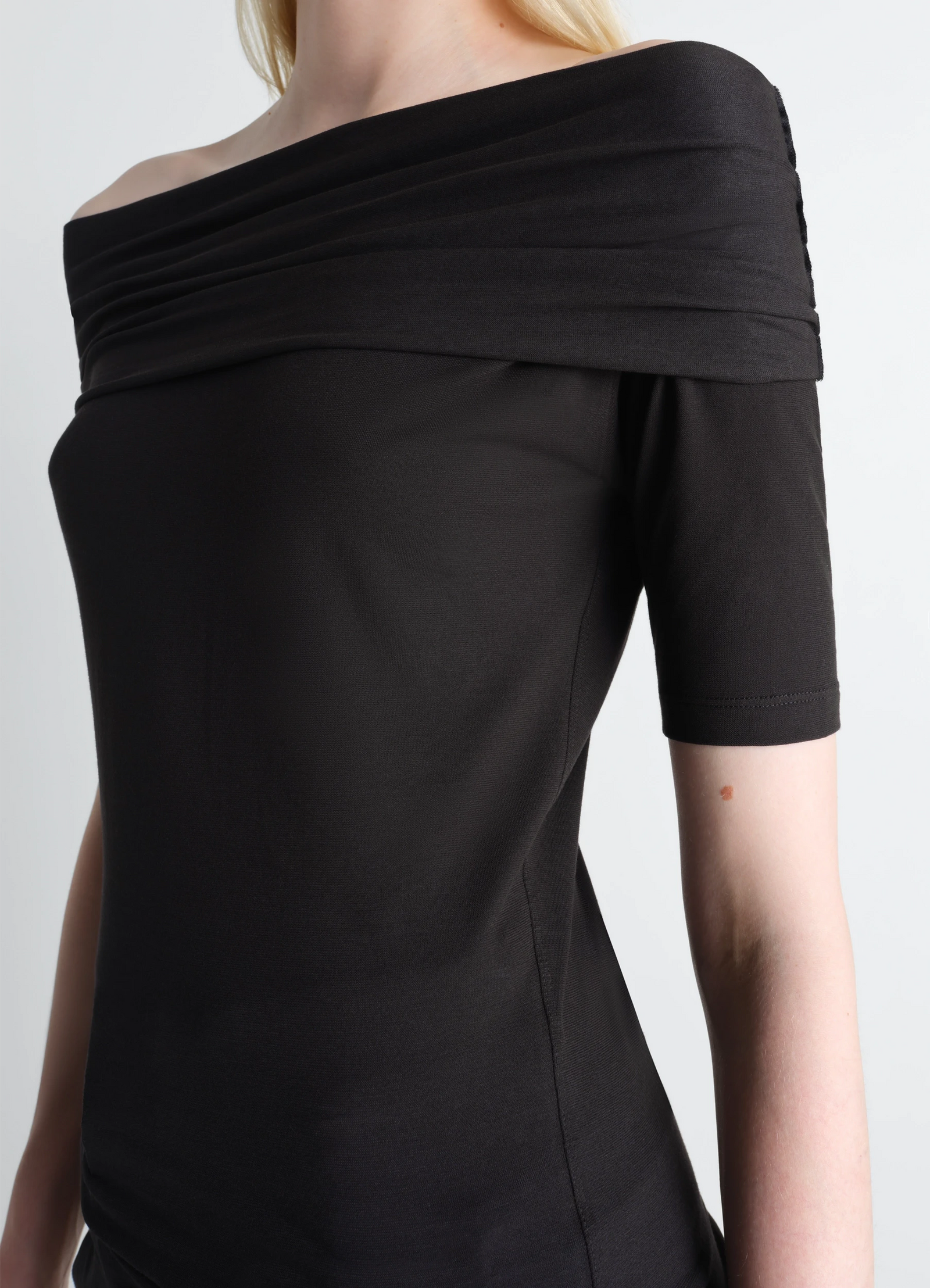 SHORT SLEEVE TWISTED TOP IN JERSEY - Black - Cotton Crepe Jersey