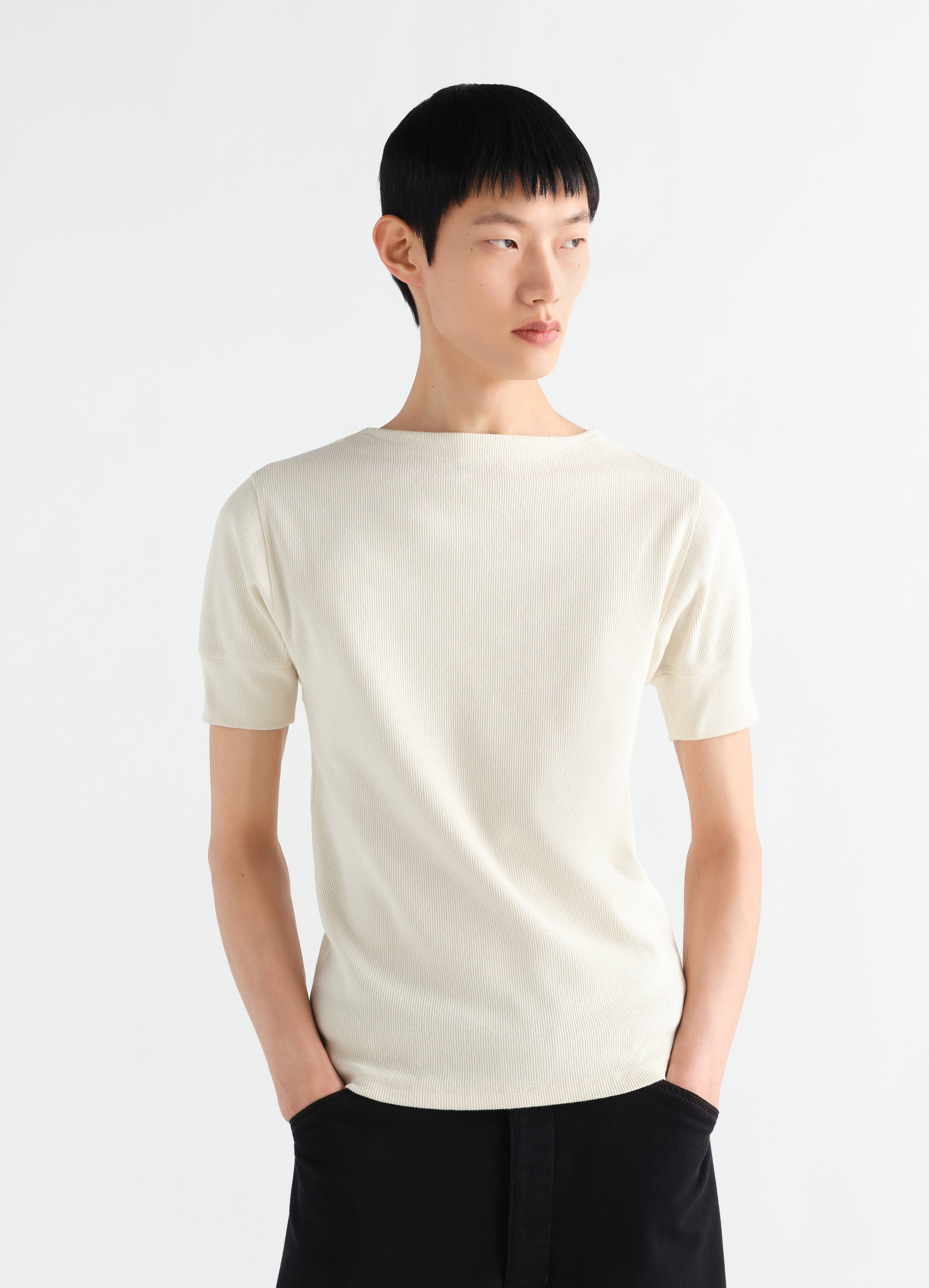 CAMISETA CON CUELLO BARCO DE PUNTO ACANALADO DE LINO Y ALGODÓN