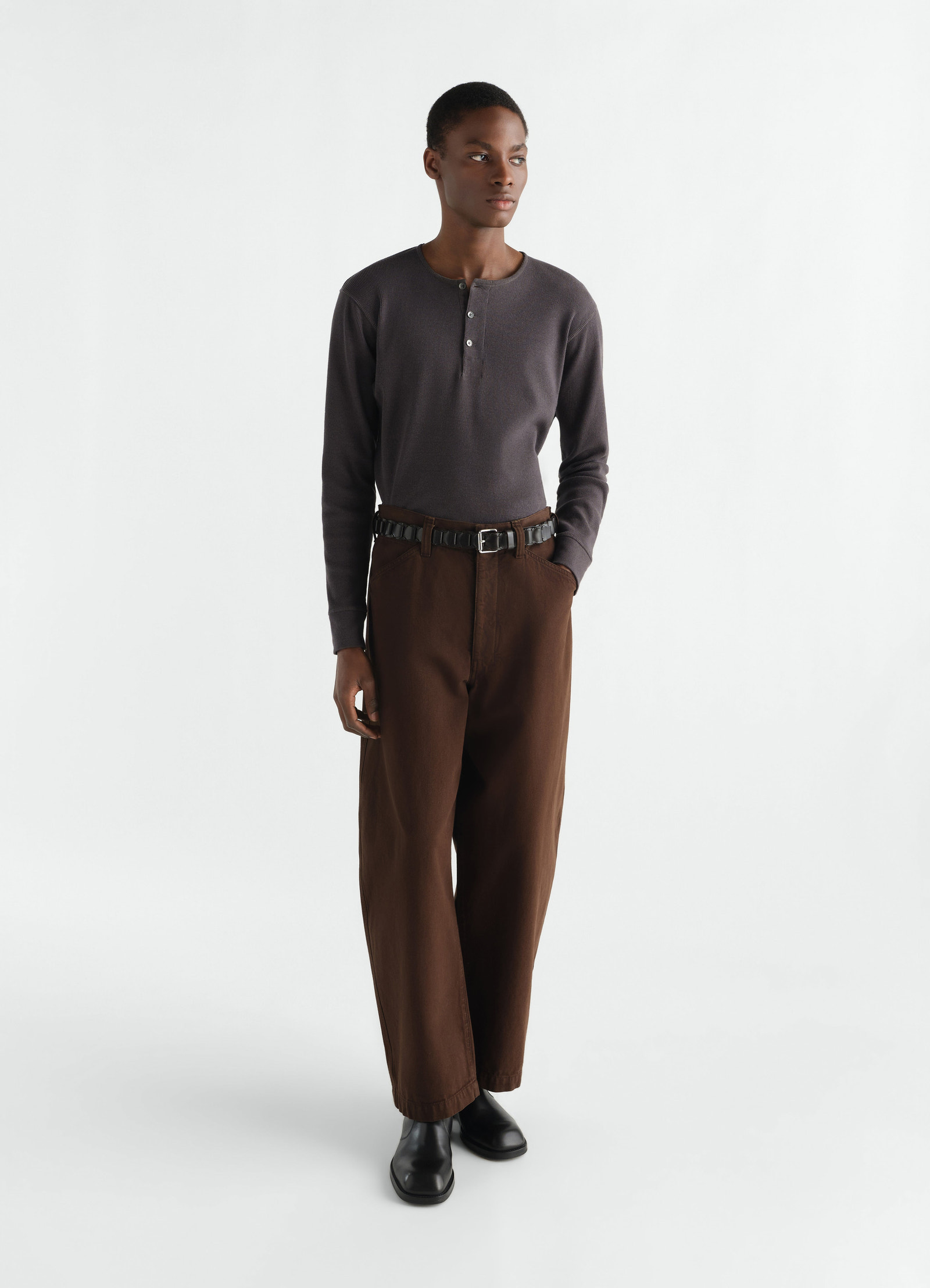 Long-sleeve dark grey linen and cotton ribbed jersey henley t-shirt lemaire worn by model front view