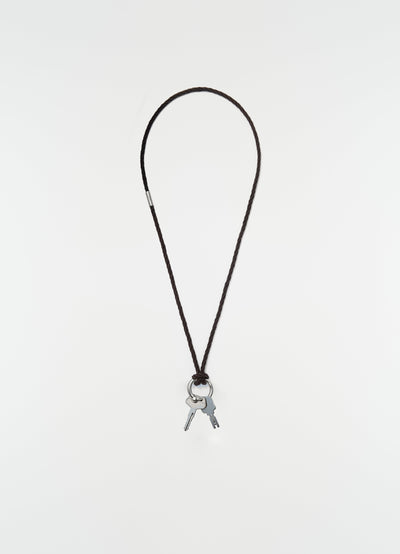 COLLAR LLAVERO CON CORDÓN DE PIEL RECICLADA TRENZADA