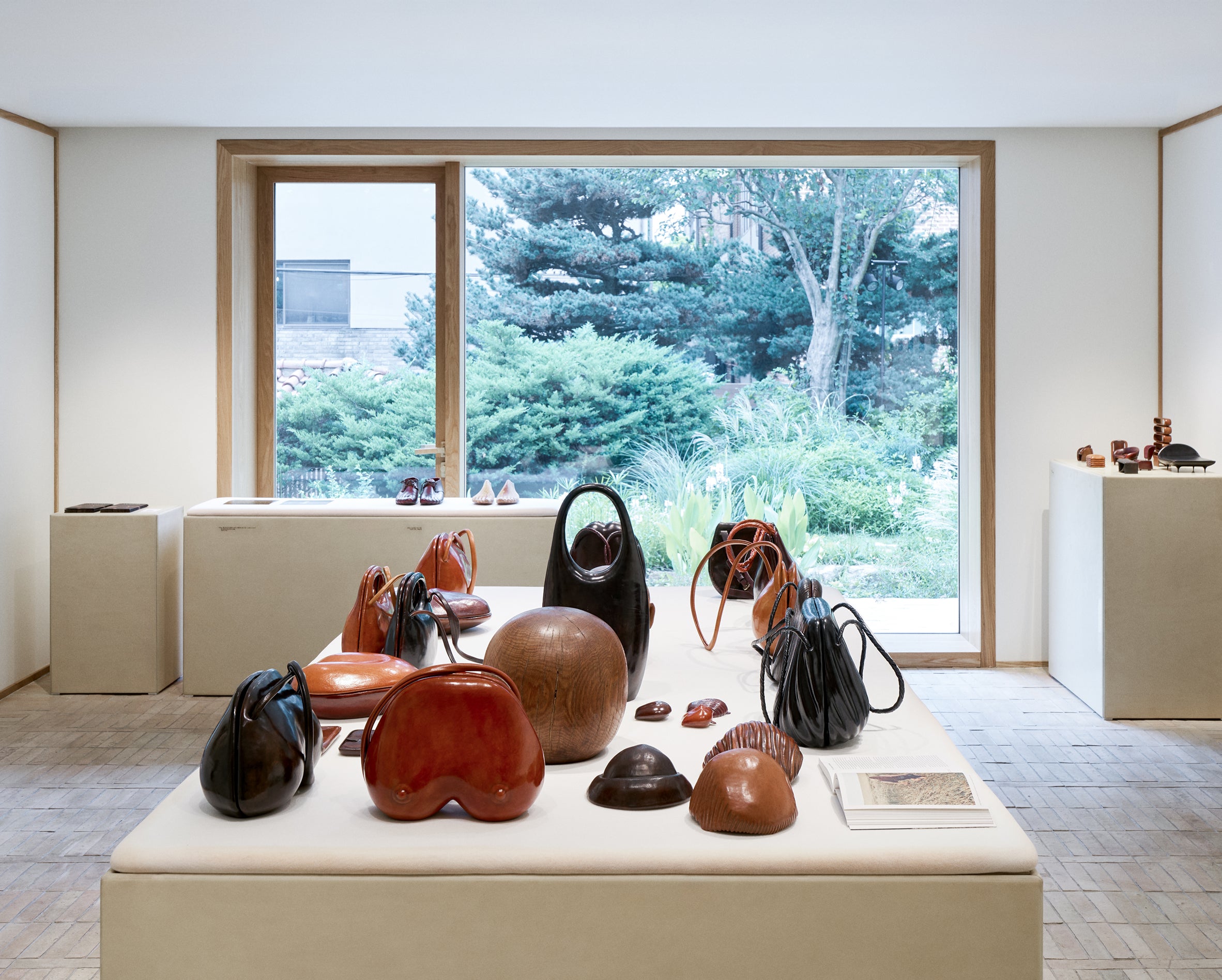 50個限定展開　LEMAIRE パース　PENAFIEL CARLOS PENAFIEL - WEARABLE SCULPTURES | LEMAIRE