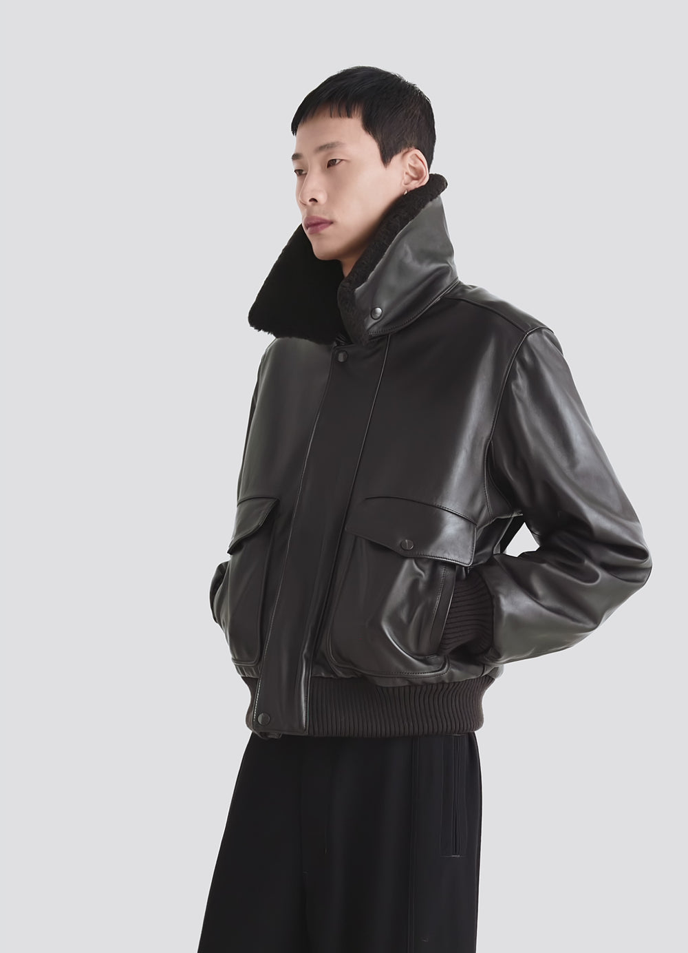 レザーブルゾン