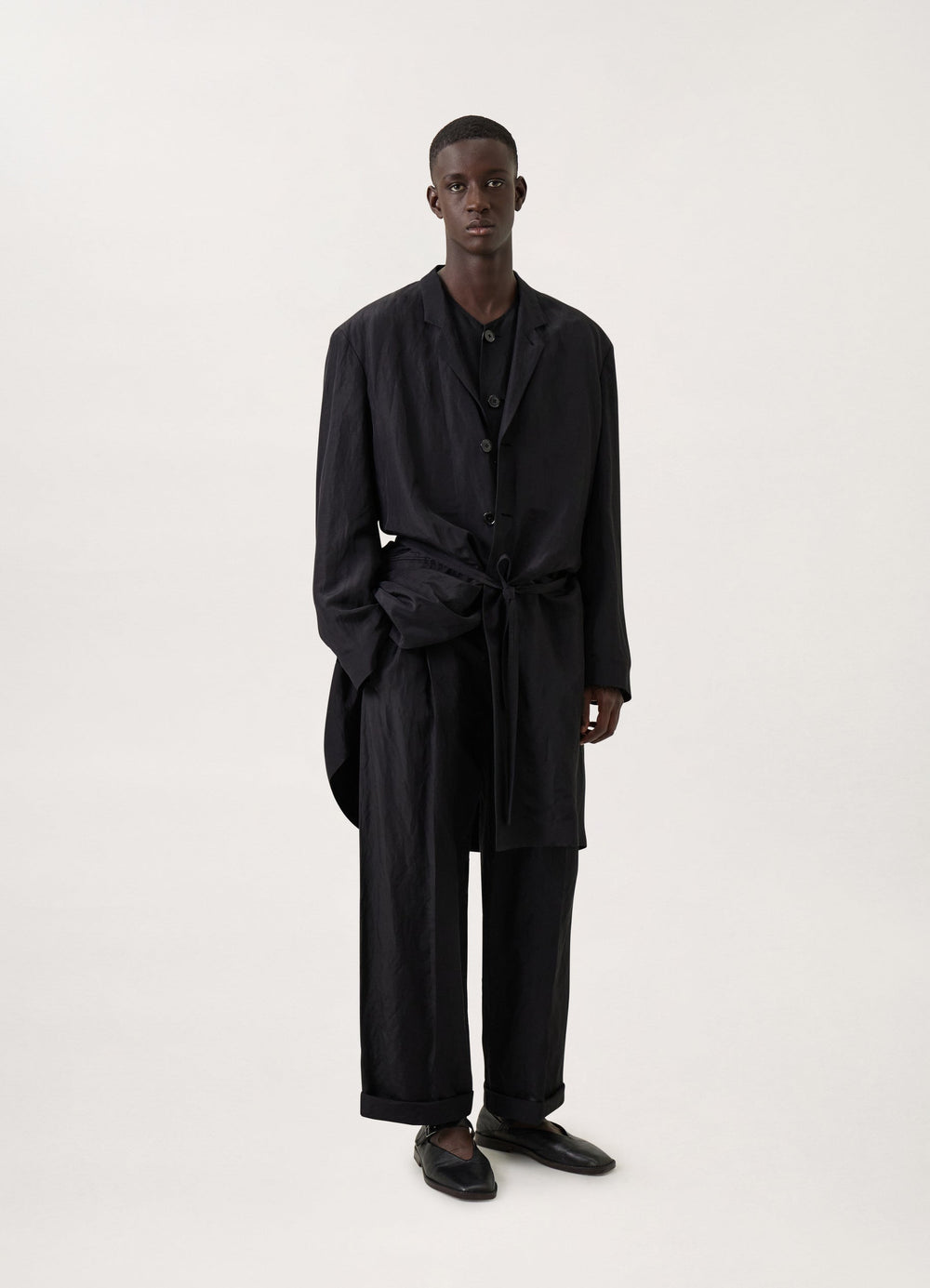 Light Tailored Coat in Midnight Black Linen, model shot, front view soft structure with belt